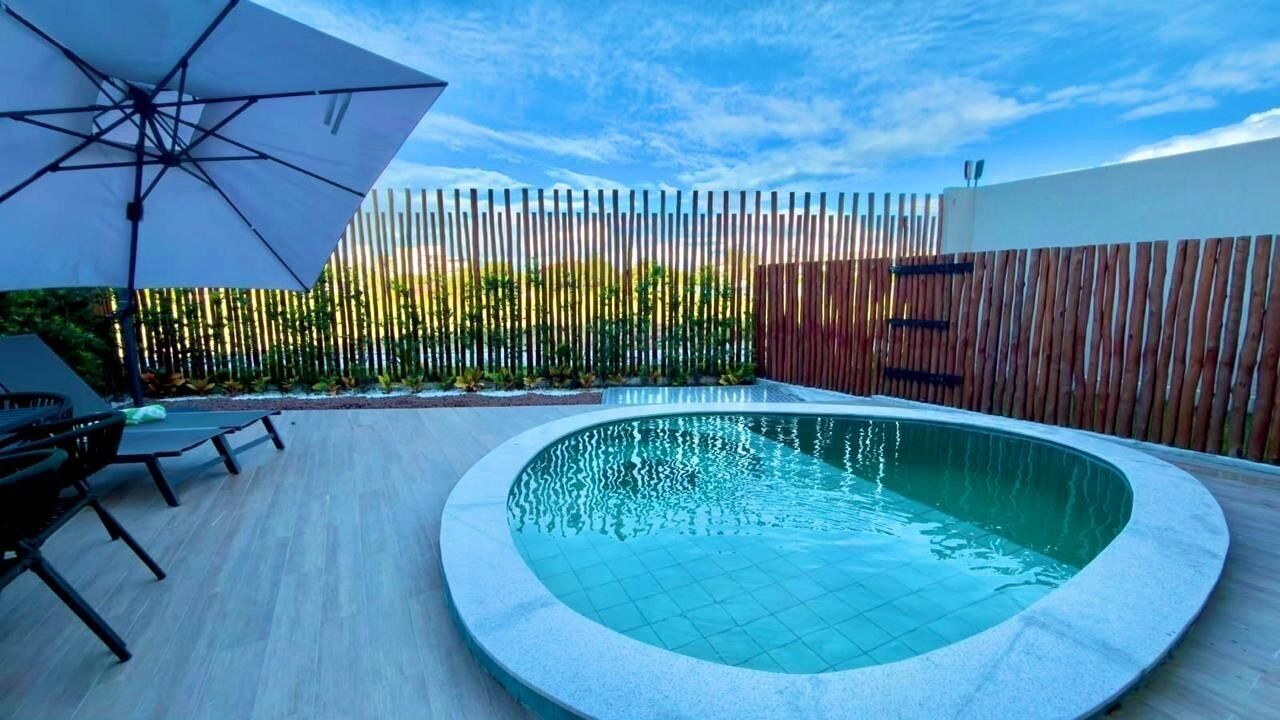 Deluxe Apartment | Pool