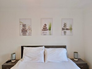 1 dormitorio, escritorio, tabla de planchar con plancha y wifi gratis