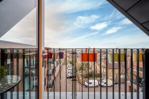 Property grounds - Modern Urban Apartment in London (London)