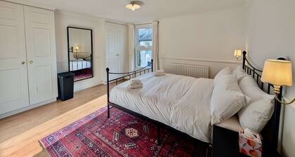 Charming Two-Bedroom Home in London
