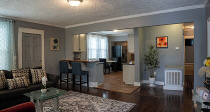 3-bedroom house in serene Nashville with cool outdoor seating and cover porch