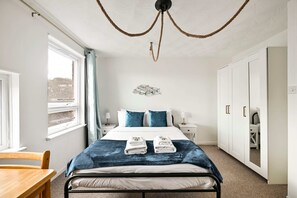 5 Schlafzimmer, Bügeleisen/Bügelbrett, kostenloses WLAN, Bettwäsche