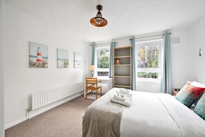 5 Schlafzimmer, Bügeleisen/Bügelbrett, kostenloses WLAN, Bettwäsche