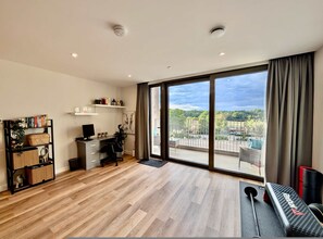 Interior - Amazing Flat with Free Parking and Balcony (Sheerwater)