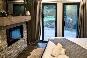 Room - Riverwood Estate Chalet at The Blue Mountains - Hot Tub + Firepits (Collingwood)