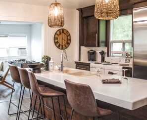 Private kitchen - Riverwood Estate Chalet at The Blue Mountains - Hot Tub + Firepits (Collingwood)