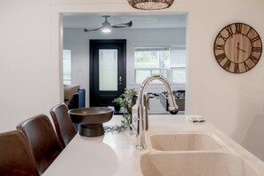 Interior - Riverwood Estate Chalet at The Blue Mountains - Hot Tub + Firepits (Collingwood)