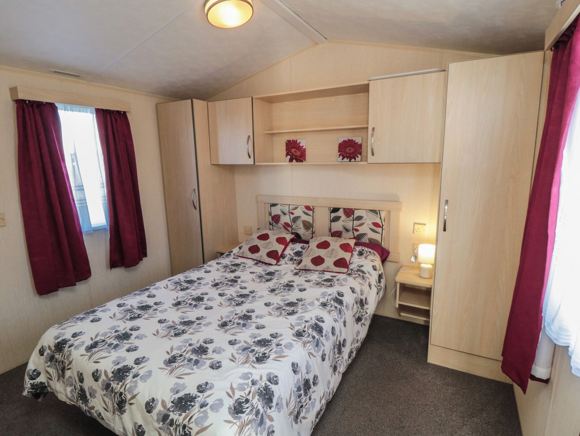 2 bedrooms, individually decorated, individually furnished, free WiFi