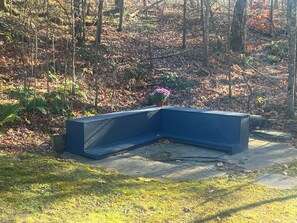 Property grounds - Cozy 2-bedroom cottage in enchanting Catskill Mountains (Catskill)