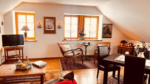 Dining - Apartment 'Edith' with Shared Garden and Wi-Fi (Wagenhoff)