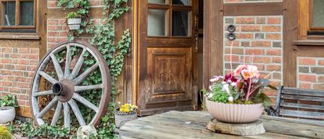 تناول الطعام بالخارج