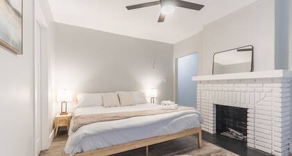 Cozy 2BR Near Edgewater Beach Pet Friendly + Parking