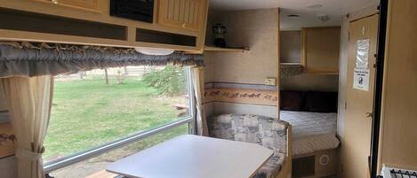 1 bedroom, bed sheets