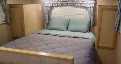 Wohnwagen mit Atemberaubenden Anblick auf Rocky Mountains, 10min von McBride