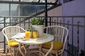 تناول الطعام بالخارج