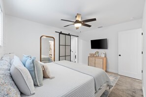 2 Schlafzimmer, Reisekinderbett, kostenloses WLAN, Bettwäsche