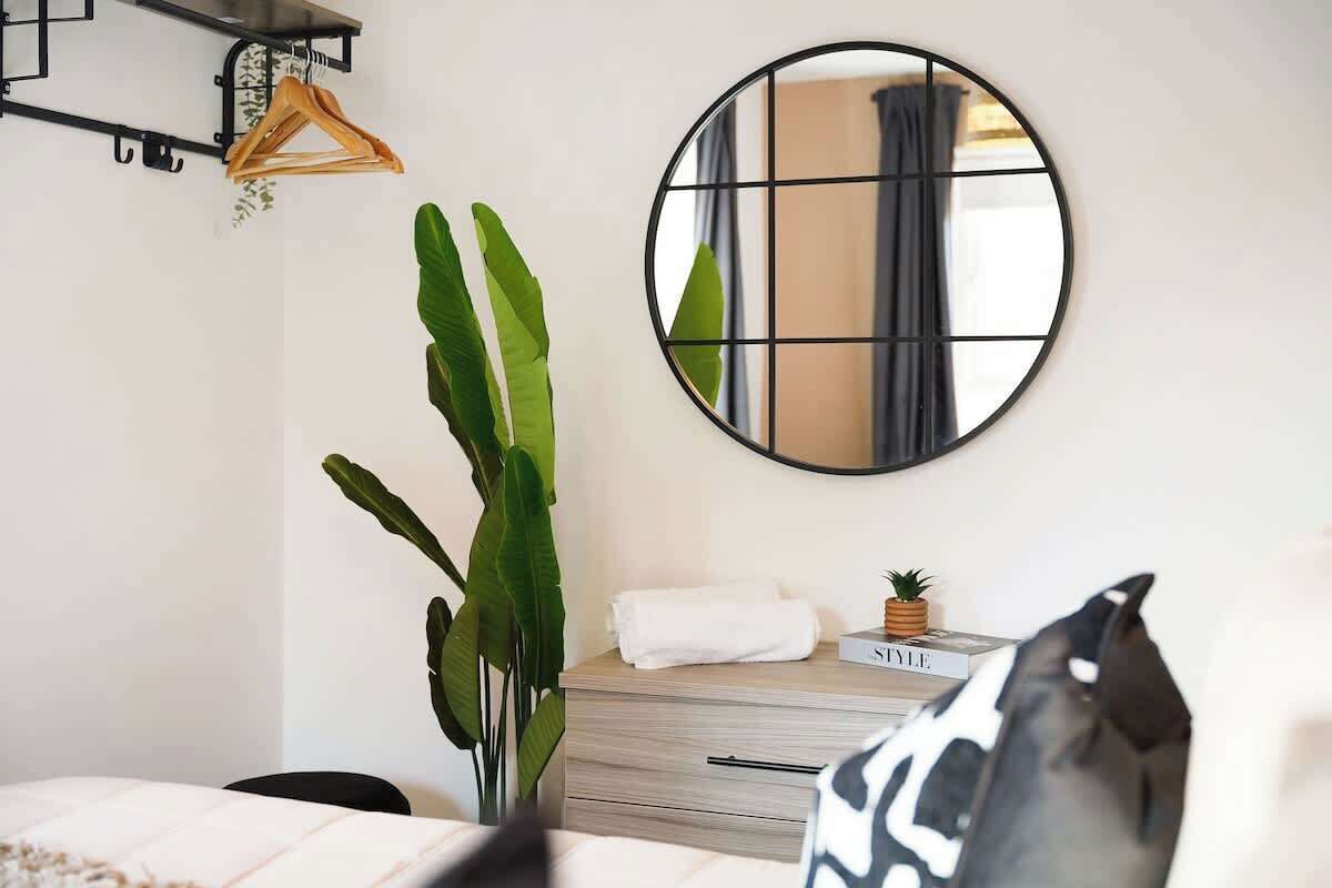 3 chambres, fer et planche à repasser, Wi-Fi, draps fournis