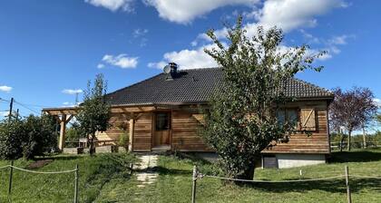 Grand chalet, parking, animaux admis - 11 pers. prĂšs de Vichy