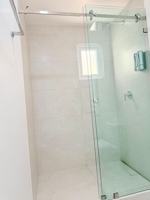 Shower, shampoo - 2BR Downtown Cabo | Walk to Beach & Dining (Cabo San Lucas)