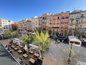 Outdoor dining - Cozy apartment in the heart of Tarragona (Tarragona)
