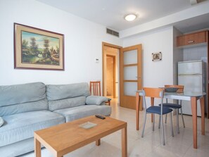 TV - Cozy Apartment in Tarragona Center for a Comfortable Stay (Tarragona)