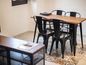 Dining - Modern apartment in Tarragona, 2 people, air conditioning (Tarragona)