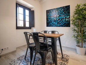 Dining - Modern apartment in Tarragona, 2 people, air conditioning (Tarragona)