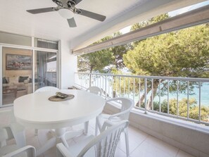 Outdoor dining - Exclusive apartment in Salou - Sea view, parking and air conditioning (Salou)