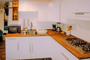 Fridge, microwave, stovetop, toaster - Cozy Studio #7 in Upscale Chapultepec - City Views (Tijuana)