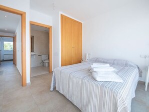 4 chambres, accès à Internet, literie fournie