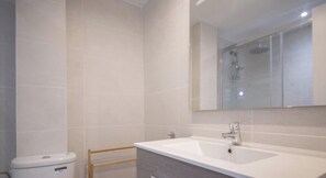Hair dryer, towels - Modern apartment in city center, near university (Tarragona)