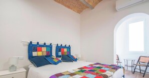3 bedrooms, Internet, bed sheets - Modern 2-bedroom apartment in city center, Tarragona (Tarragona)