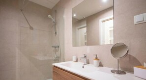 Bathroom - Modern 2-bedroom apartment in city center, Tarragona (Tarragona)