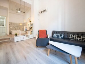 Interior - Spacious studio in Tarragona city center with balcony (Tarragona)