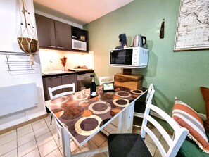 Dining - 🌴 Apartment 6 pers Le terminus Swimming pool Beach access Terrace Saint-Cyprien (Saint-Cyprien)