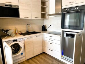 Kühlschrank, Geschirrspüler