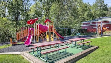 Children’s play area – outdoor
