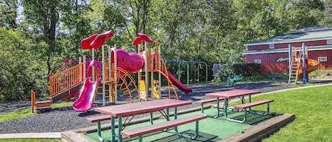 Área de juegos infantiles al aire libre