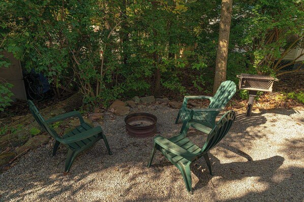 Friendship Home | Individually decorated, free WiFi