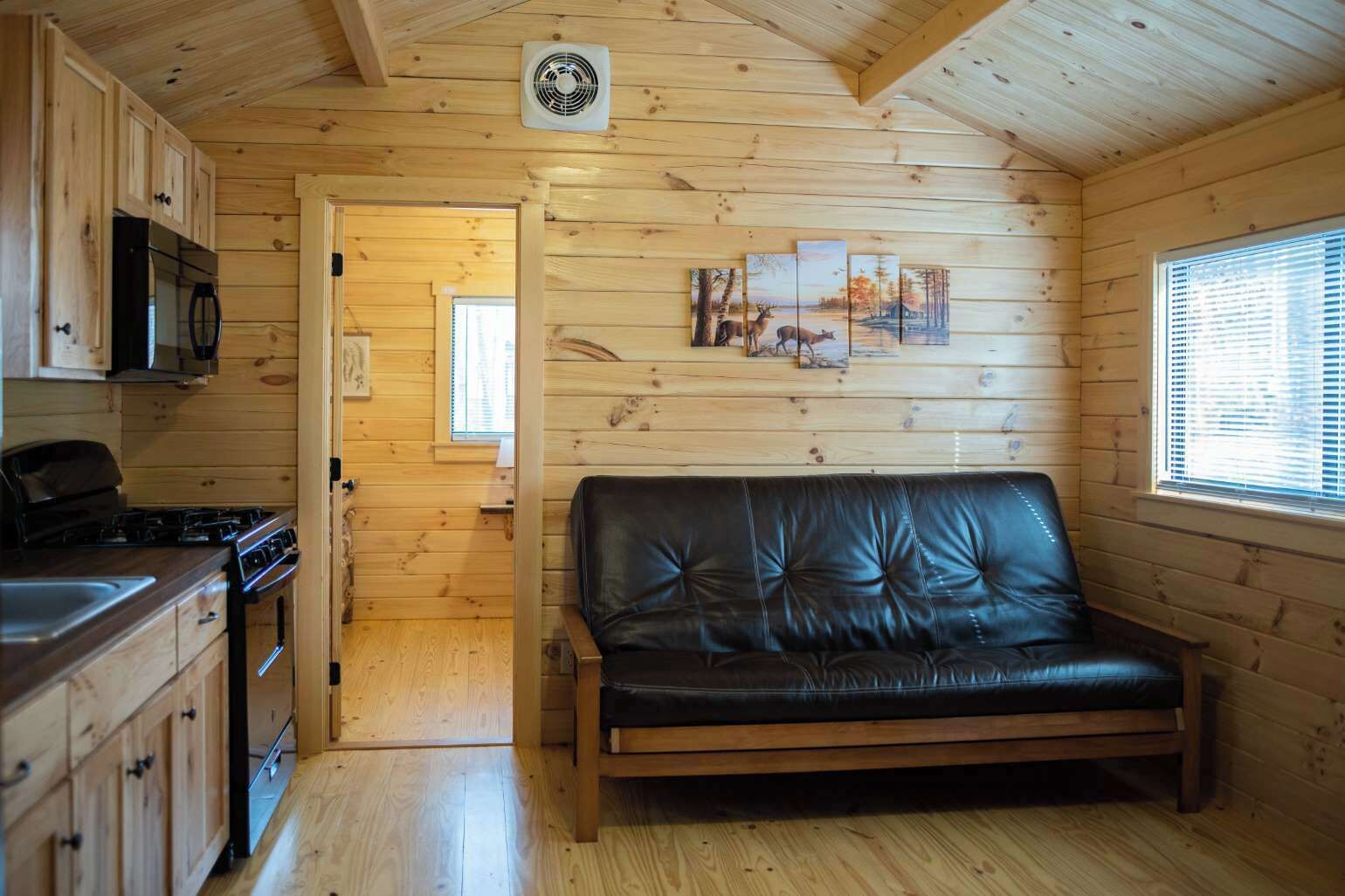Log Cabin Vacation Rentals | Individually decorated, free WiFi