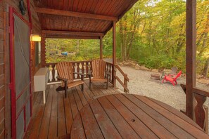 Lakeview Cabin | Terrace/patio - Sun Retreats Lancaster County (Narvon)