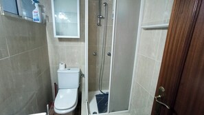 Shower, hair dryer, towels, soap - Nice 1Bed Apartment in Costa del Silencio,in South Coast of Tenerife (Arona)