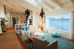 Living area - Paddle, Relax, Repeat - Seadrift Lagoon Front with Hot Tub (Stinson Beach)