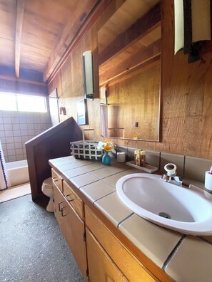 Hair dryer, towels - Gorgeous Bolinas Lagoon Views Located in Seadrift w/ Hot Tub (Stinson Beach)