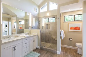 Shower, hair dryer, towels - Seadrift Waterfront Escape w/ Game Room & Hot Tub (Stinson Beach)
