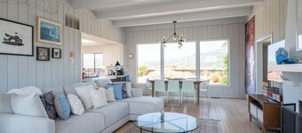 Light & Airy Living on Seadrift Lagoon w/ Hot Tub