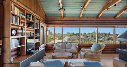 Rustic Oceanfront Retreat in Seadrift