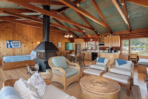 Rustic Oceanfront Retreat in Seadrift