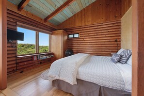3 bedrooms, desk, free WiFi, bed sheets