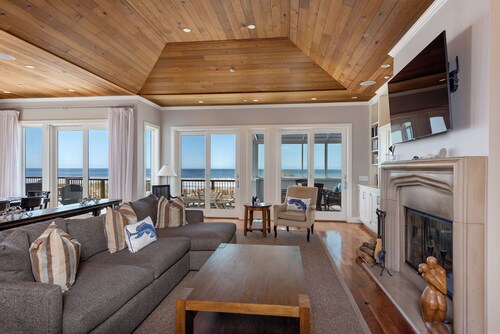 Spectacular Oceanfront Luxury Home in Seadrift